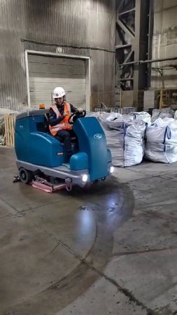 Тест-драйв поломоечной машины Wellland FD230 на складе | Часть 1