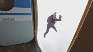 Экстремалы среди газовиков: парашютисты «Газпром трансгаз Сургут» вошли в тройку лидеров