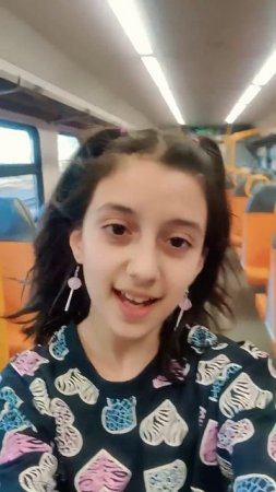 لما تالين تكون زهقانه بالقطار وتقرر تعمل التريند #shortvideo #shorts