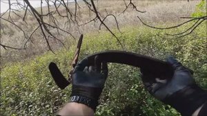 Металлокоп в посадках у заброшенного поля