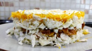 Салат с пекинской капустой. Салат за 10 минут. Рецепт простого салата.