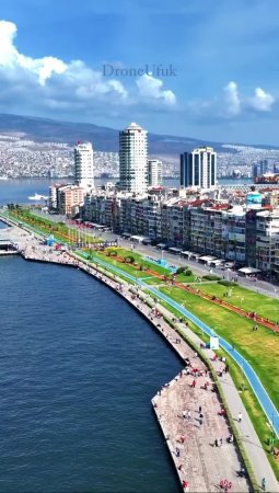 📍Измир - это старейший город Турции 🇹🇷, расположенный на побережье Эгейского моря. Здесь можно...