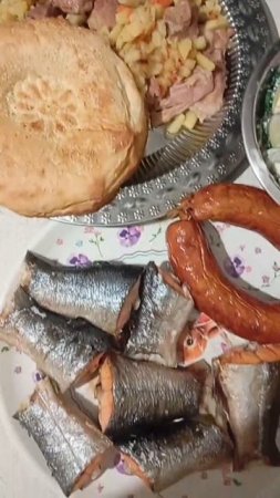 Понедельник день тяжёлый. Угощайтесь