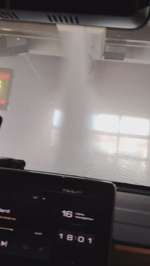 Приехали помыть машину, первый раз пробуем робот мойку