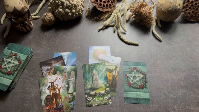 нужно ли вам доверять совей интуиции? #таро #раскладтаро #гадание #киратаро2020 #гадалка