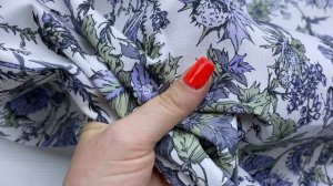 Канвас белого цвета с принтом фиолетовые колючки  12678