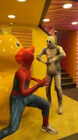 Spiderman wanted to scare him@dvizhenie21 #shorts