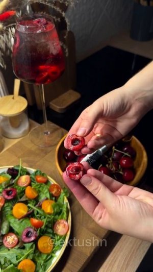Салат с черешней и страчателлой 🍒