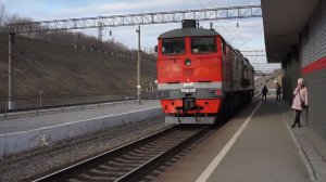 Тепловоз 2ТЭ10М-2736 резервом.
