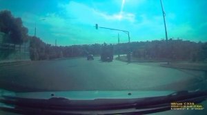 Тягач экскаватором снёс ограничитель высоты на Зименковской улице 15.07.2025.mp4