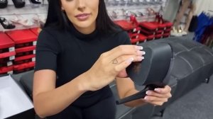 Эшли распаковывает туфли Pleaser FLAMINGO-809REF черные матовые на 8-дюймовом каблуке