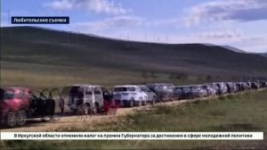 Большая автомобильная очередь скопилась на паромной переправе на острове Ольхон