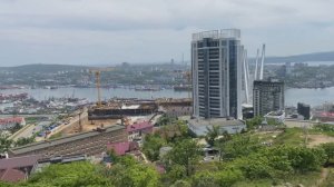 Вид на центр Владивостока с холма