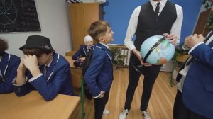 От первого лица: Школа 5 😳 УСТРОИЛИ РАЗБОРКИ за ШКОЛОЙ 🤯 ПОБРИЛИ НАЛЫСО 😍 19 СЕРИЯ!