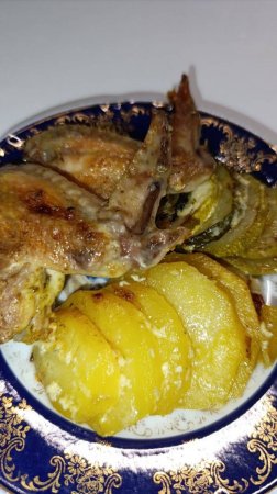 Крылышки с овощами.