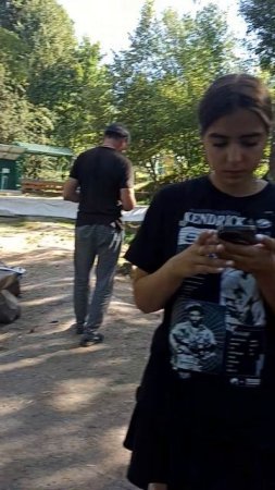 Дети учатся готовить кулеш в лагере "Байтик"