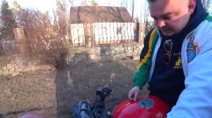 Виталик Зелёный Учу младшего брата ездить на мотоцикле