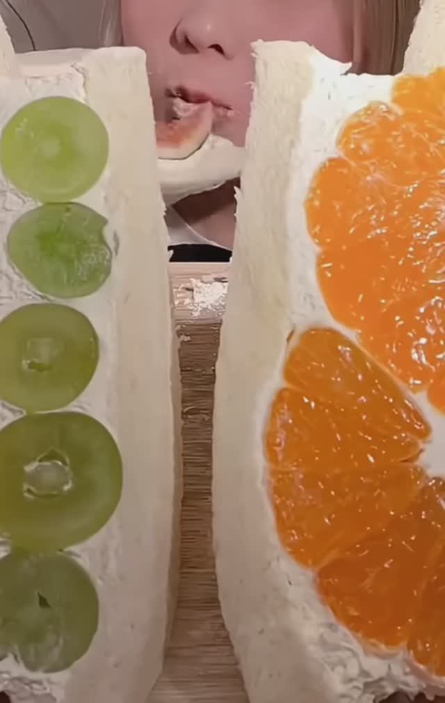 Мини асмр. Пирожное с фруктами смотреть онлайн