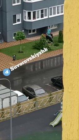 В Суворовском парень выпал с 11 этажа. Он погиб. 🫢