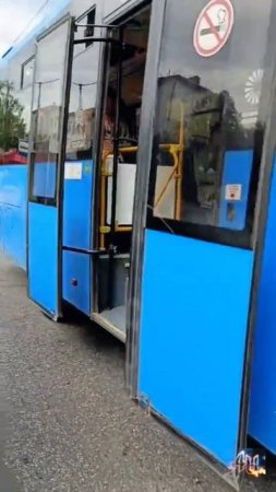 Кухонный боец, когда видит, что за рулём автобуса девушка. #Боевая_чесотка