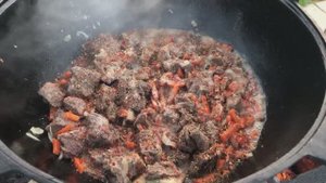 Плов с рисом и говядиной | Готовим в казане на костре