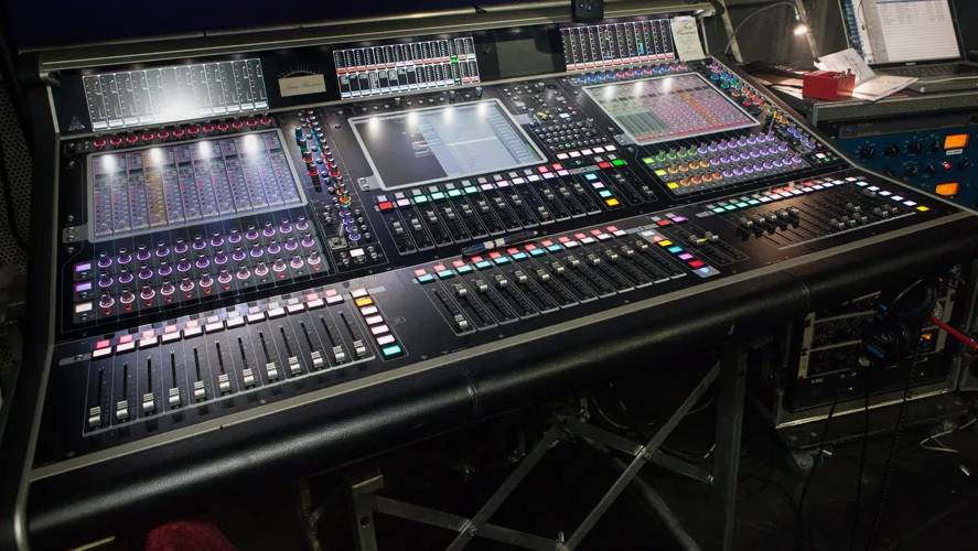 ..... Очередное путешествие в стиле мелодик-техно и прогрессив-хаус.....