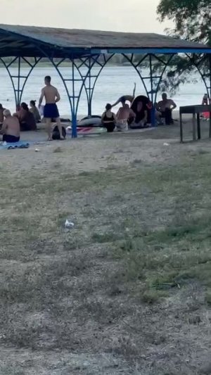 Старобешевский район плотина Камышеваха , хороший водоем от Рудоуправления, но Вход с населения 240