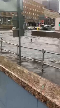 В Москве опять зарядил ливень