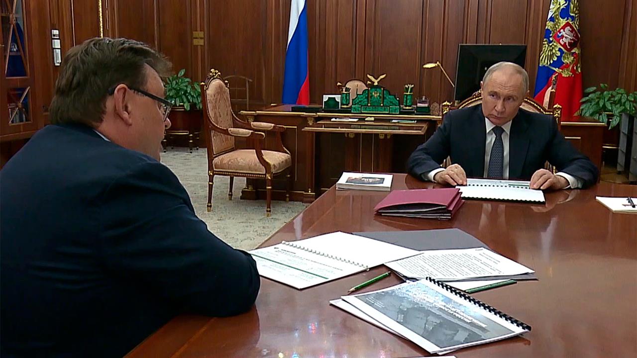 Владимир Путин принял в Кремле министра юстиции Константина Чуйченко