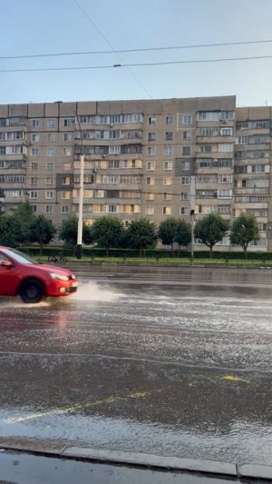 Ливни в Тамбове: летний дождь с грозой и громом