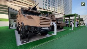 Бронированная машина
Patriot II, бронированный автомобиль TITUS и автомобиль Jaguar.