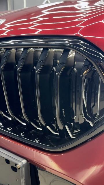 BMW X6 
Оклейка кузова в цветную полиуретановую пленку + полный антихром. смотреть онлайн