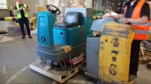 Поставка партии поломоечных машин Wellland FD150 в аренду для большого склада | Часть 6