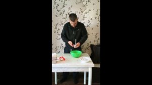 Салат из моркови с чесноком и сыром