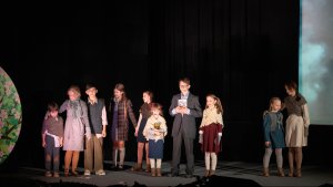 «Дети войны» в исполнении Маренникова Тимофея и детей мюзикла « Уголек»