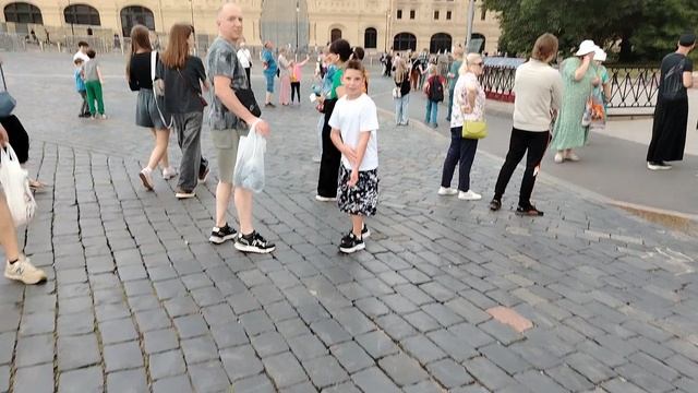 ПЕРЧИК ОГУРЕЧИК гуляю на красной площади