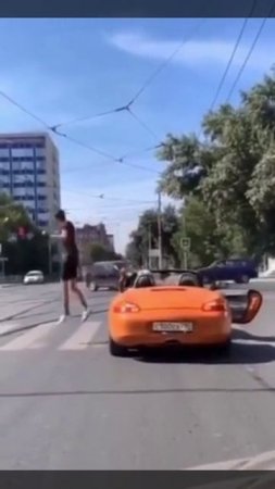 Дверь можно было и не открывать)))