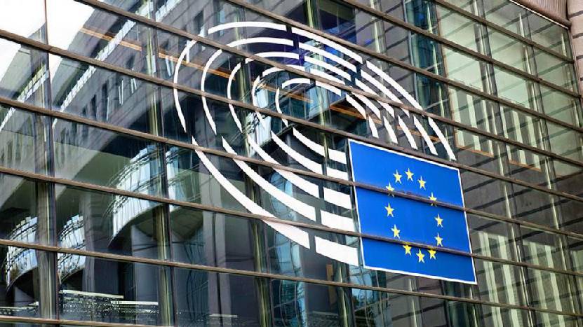 Политолог указал на движение Европы к элитарной диктатуре и революции