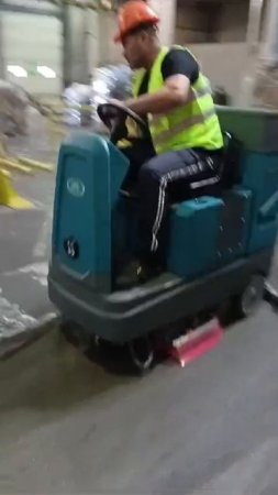 Поставка партии поломоечных машин Wellland FD150 в аренду для большого склада | Часть 3