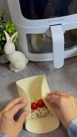 Тортилья с творогом, сыром и зеленью🌿🧀