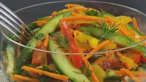Очень вкусный витаминный салат с огурцами! Для всех, кто хочет стать стройными и красивыми!