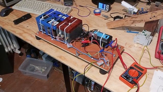 Подача 24 в от АКБ к катушке предварительной поляризации и кольцам Гельмгольца. Замер поля B мТл