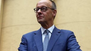 Карлсон назвал Мерца абсурдным человеком за враждебное отношение к России