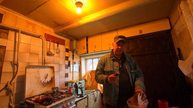 СОСИСКИ МЕШАЮТ РАБОТЕ смотреть онлайн