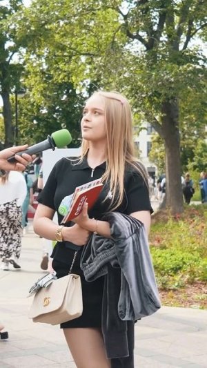 В 16 уже зарабатывает