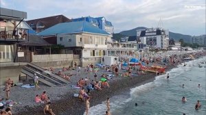 Сочи Лазаревское Центральный пляж сегодня 22 июня 2025. Обстановка на пляже, море и погода сейчас