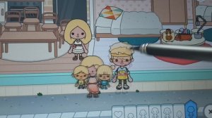 тока бока делаю дом и персонажей 🥰🤑😝🤪