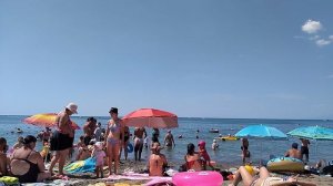 Много туристов прибыло на отдых в Судак на Чёрное море