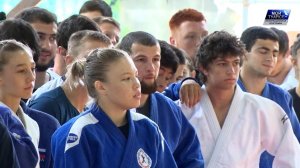 Глава округа Сергей Бойко приехал на спортивные сборы в в село Агой поздравить Тимура Арбузова