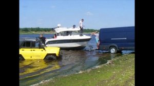 Великий Устюг. Спуск на воду катера в Усадьбе Арлазорова.